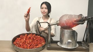 E19 Cooking crayfish with popcorn popper Boom Sichuan style crayfish at your service  Ms Yeah [upl. by Urba887]