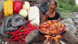 Cooking Shrimp Curry Spicy with Bell peppers for Food  Survival skills Anywhere Ep 87 [upl. by Oinota]