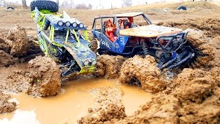 RC MUD Trucks 4x4 Trail — Axial Wraith VS WLtoys 10428 — RC Extreme Pictures [upl. by Nevah]