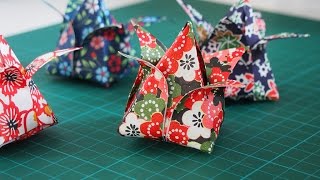 Faire une fleur en origami [upl. by Ecnedurp]