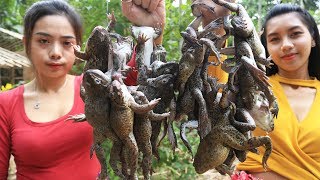 Yummy cooking crispy frog recipe  Cooking skill [upl. by Hovey]